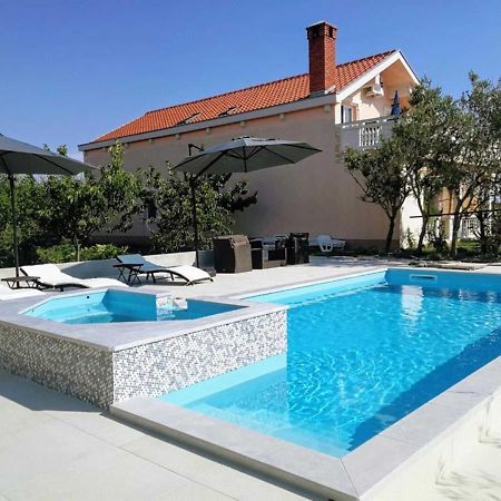 Villa Flora Maris Apartments Privlaka  Dış mekan fotoğraf