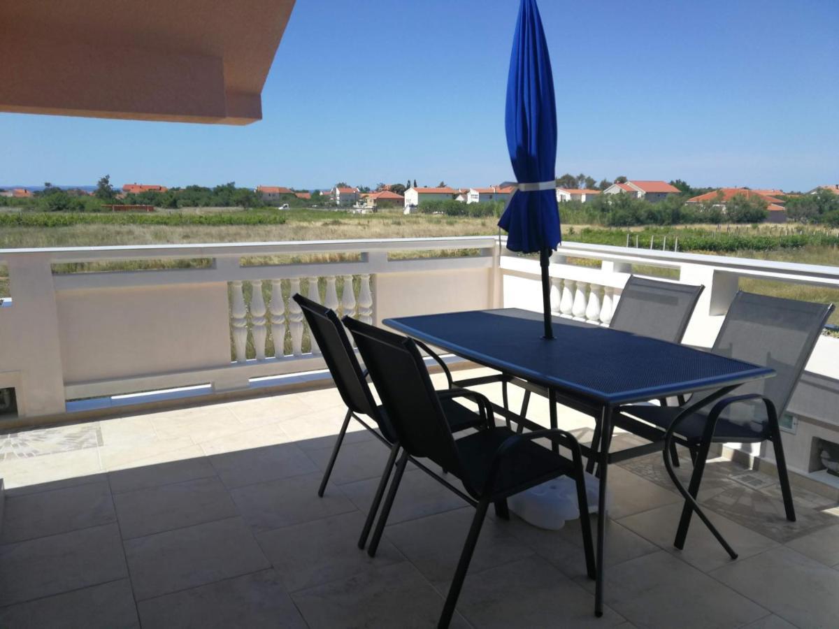 Villa Flora Maris Apartments Privlaka  Dış mekan fotoğraf