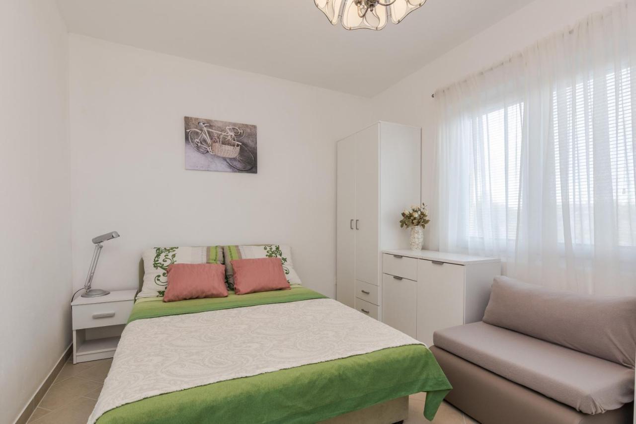 Villa Flora Maris Apartments Privlaka  Dış mekan fotoğraf