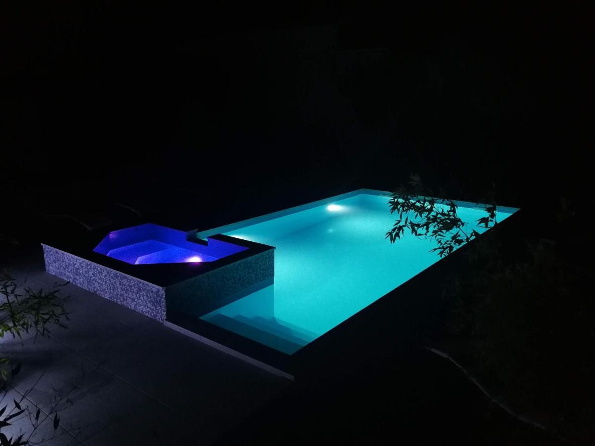 Villa Flora Maris Apartments Privlaka  Dış mekan fotoğraf
