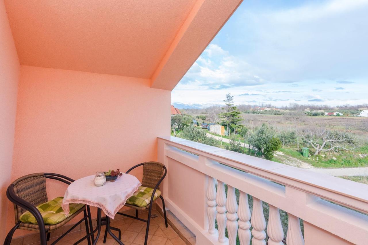 Villa Flora Maris Apartments Privlaka  Dış mekan fotoğraf