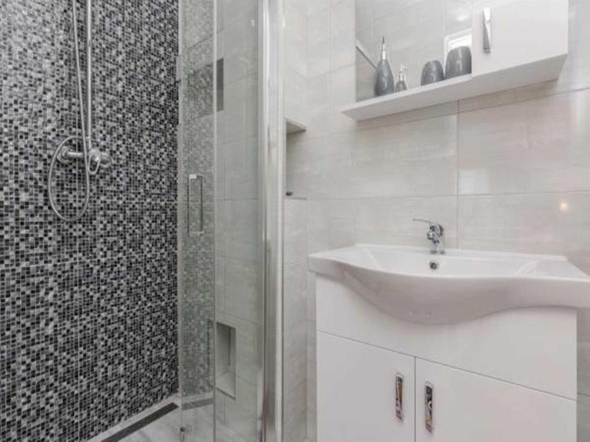 Villa Flora Maris Apartments Privlaka  Dış mekan fotoğraf