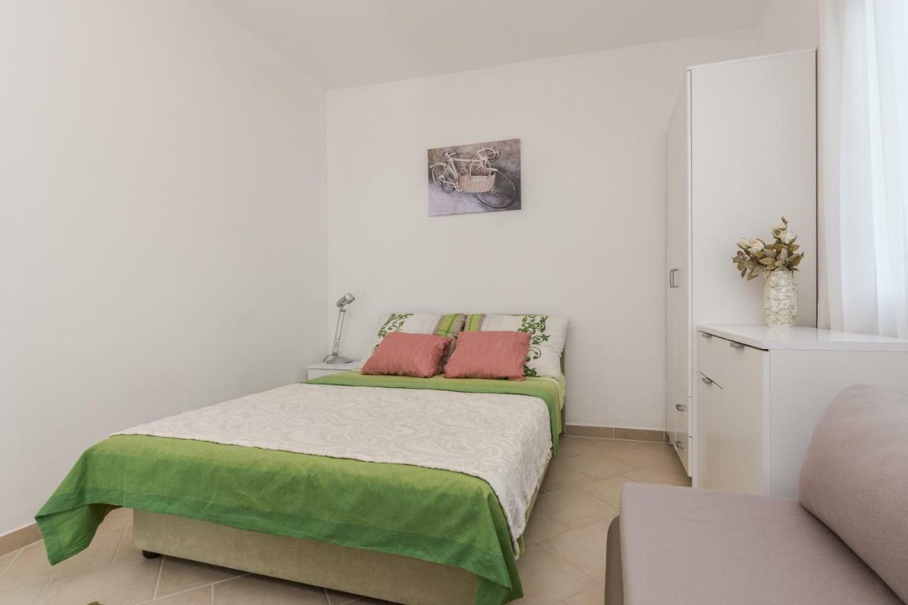 Villa Flora Maris Apartments Privlaka  Oda fotoğraf