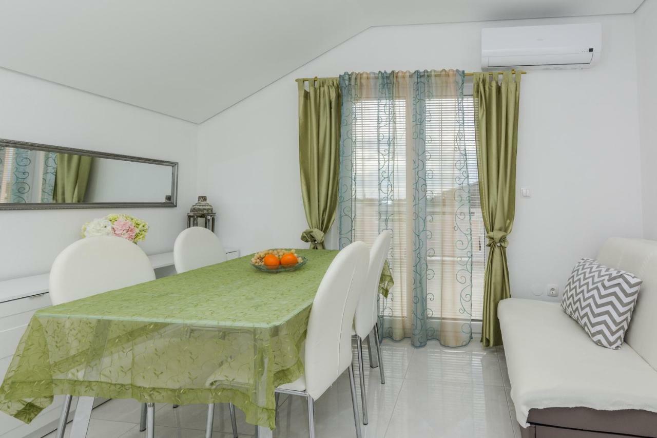 Villa Flora Maris Apartments Privlaka  Dış mekan fotoğraf