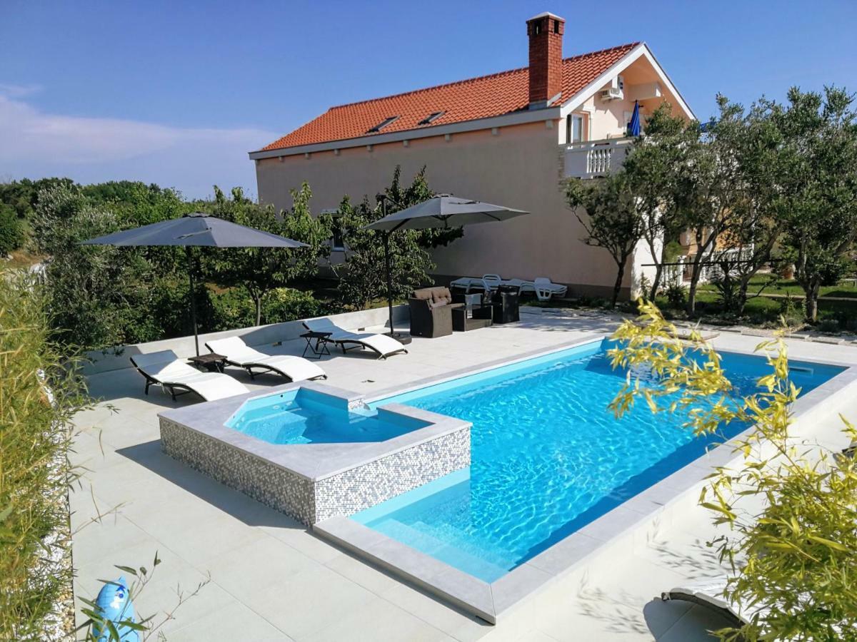 Villa Flora Maris Apartments Privlaka  Dış mekan fotoğraf